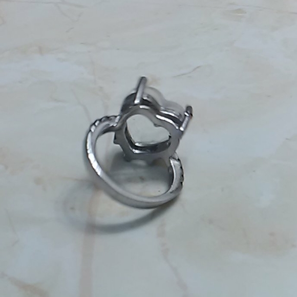Ring - Picture 3 of 3